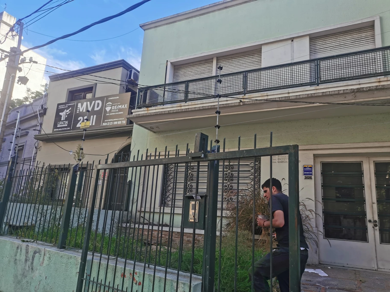 Instalación en fachada residencial