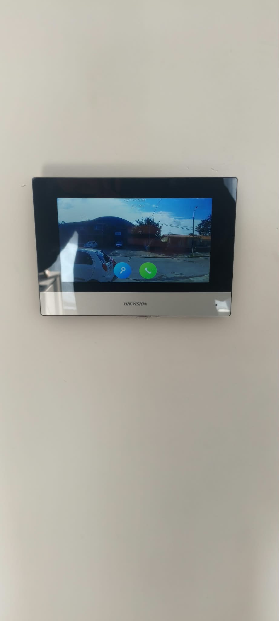 Monitor de videoportero en vivienda